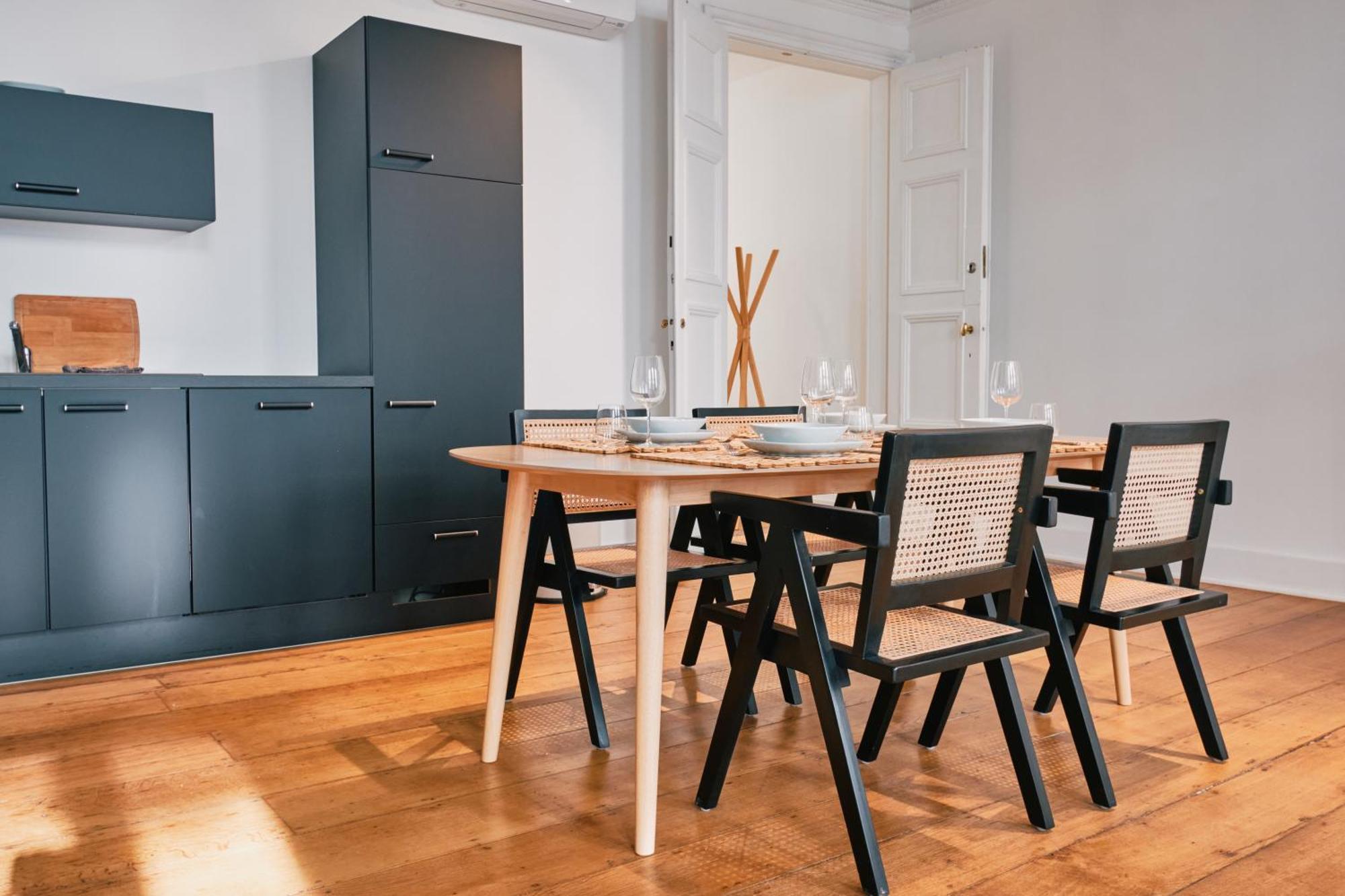Urbanchic Appartement Elegance Hyper Centre เลียจ ภายนอก รูปภาพ