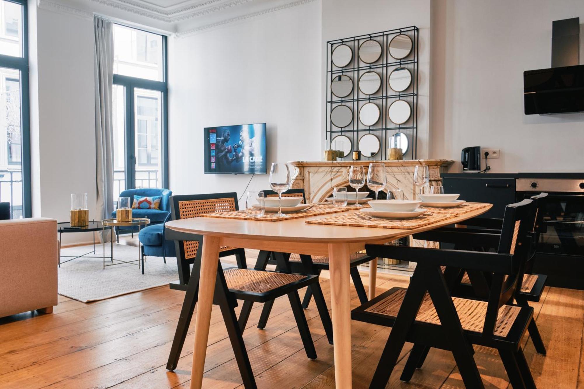 Urbanchic Appartement Elegance Hyper Centre เลียจ ภายนอก รูปภาพ