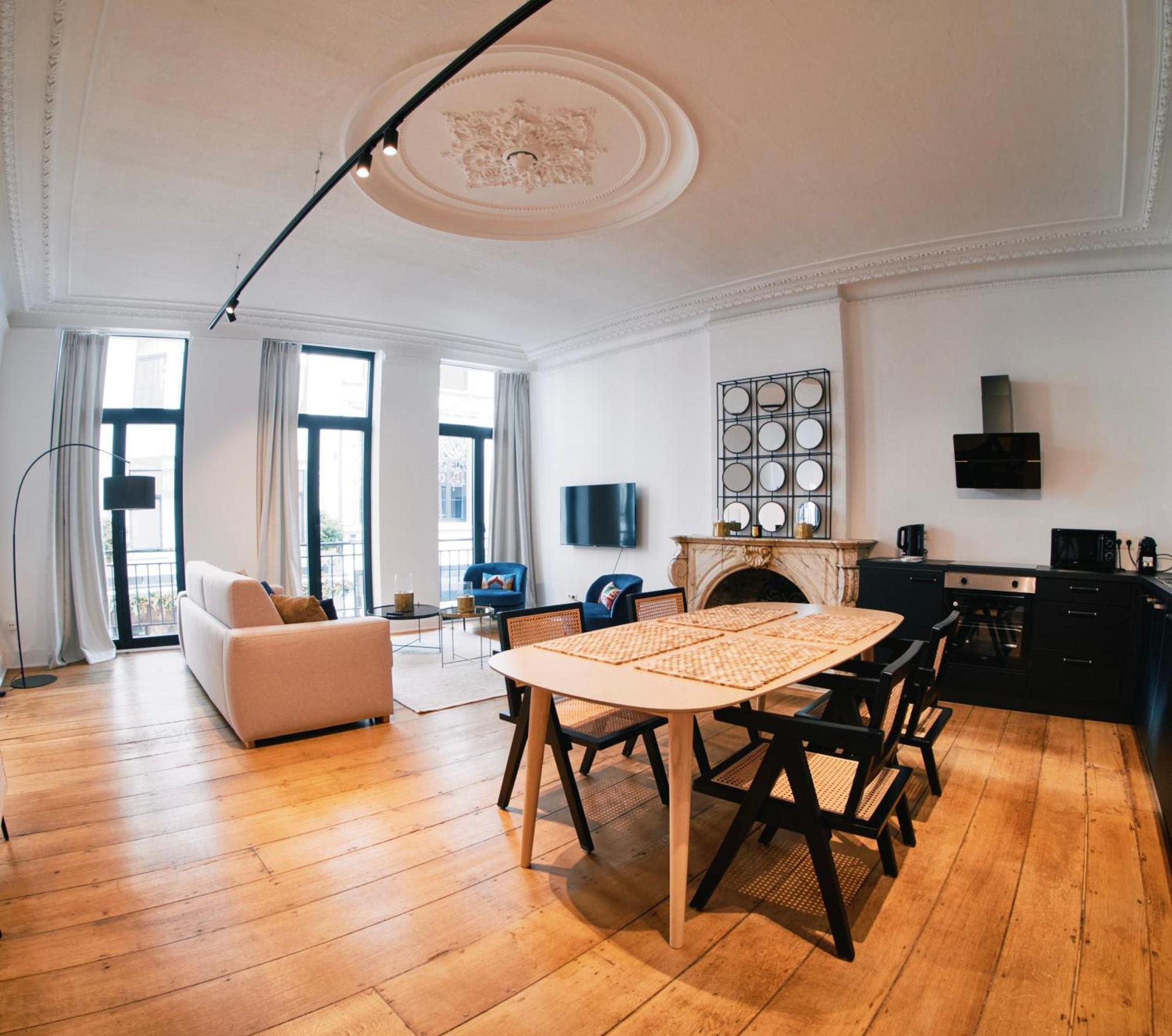 Urbanchic Appartement Elegance Hyper Centre เลียจ ภายนอก รูปภาพ