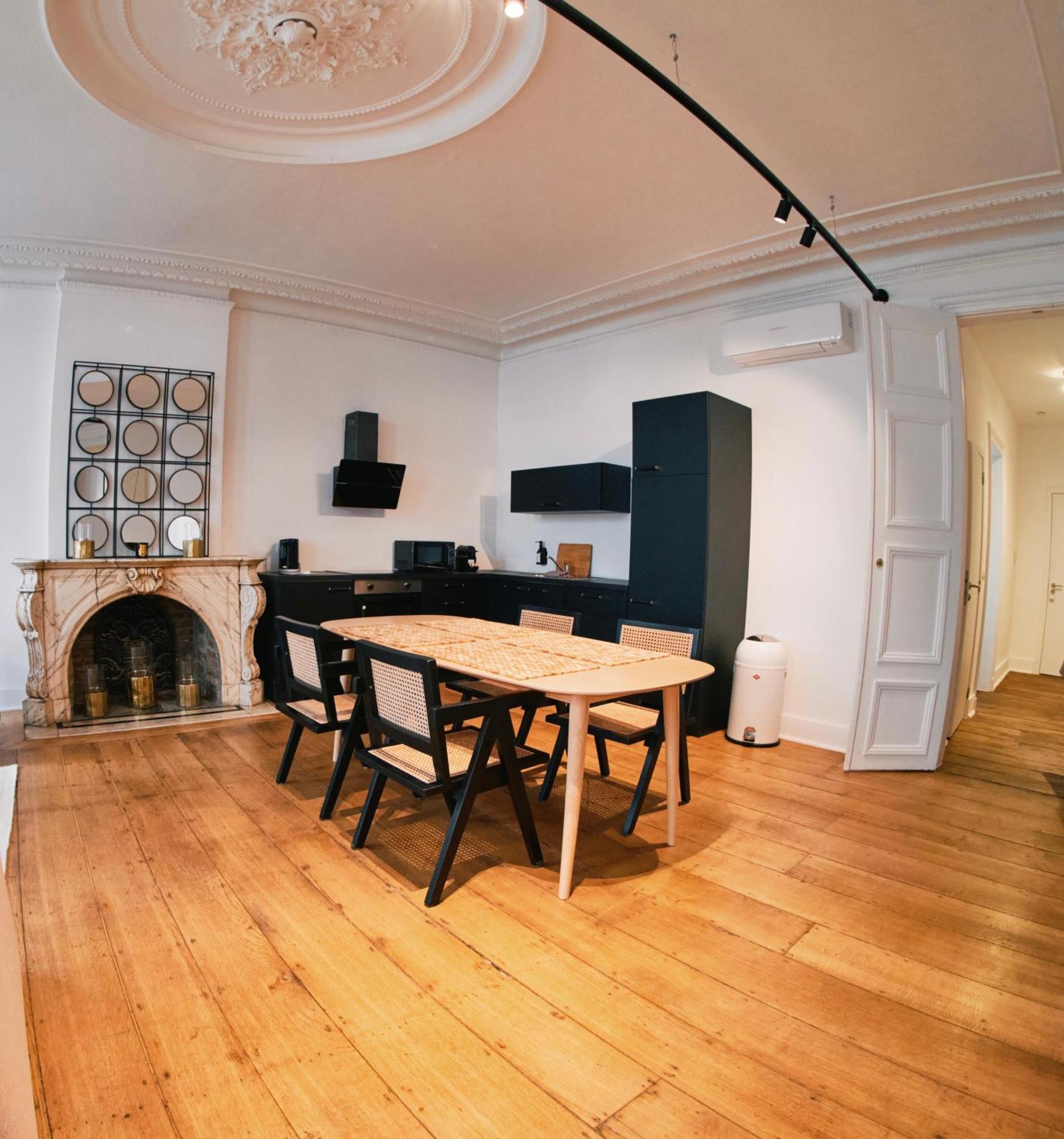 Urbanchic Appartement Elegance Hyper Centre เลียจ ภายนอก รูปภาพ